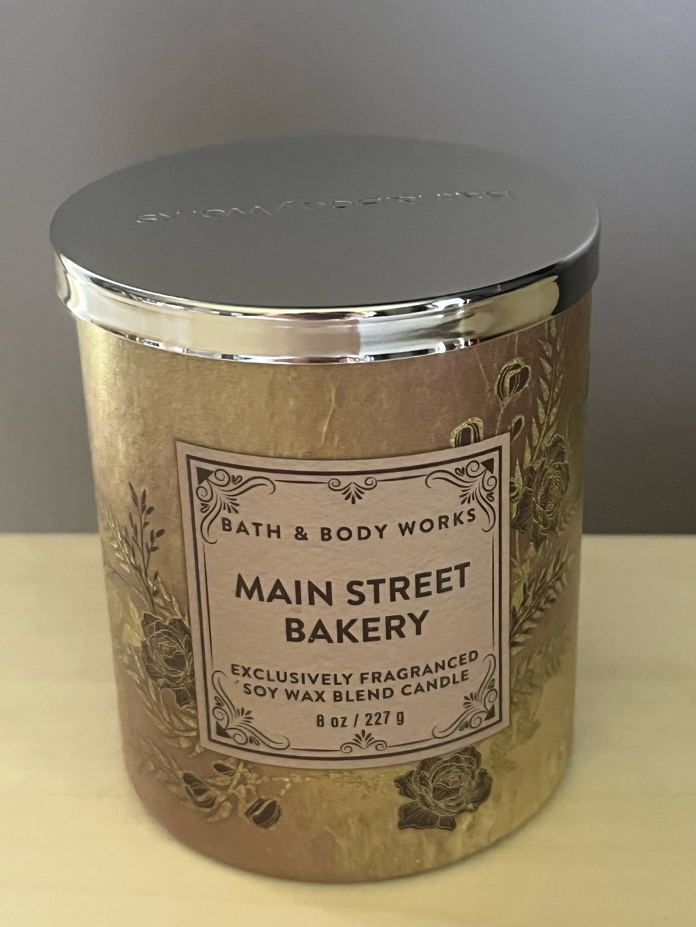 Bath & Body Works Main Street Bakery Single Wick Soy Wax Blend 8 Oz. Candle